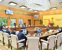 Phiên họp thứ 20 Ủy ban Thường vụ Quốc hội Xem xét Dự án Luật bảo vệ quyền lợi người tiêu dùng 