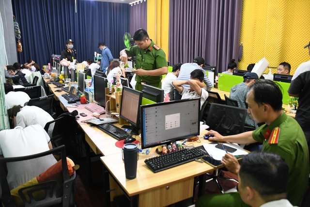 Làm rõ nhóm đòi nợ thuê cho ngân hàng OCB và Mirae Asset Shinhan Việt Nam Mcredit để hưởng lợi 