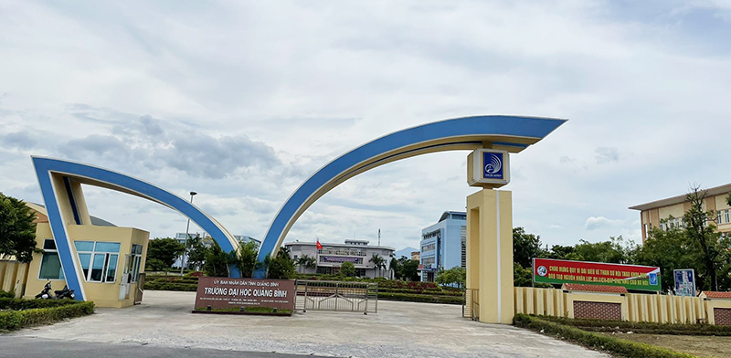 Kỷ luật hiệu trưởng kế toán trưởng Trường Đại học Quảng Bình 