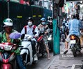 Hà Nội có 100 dự án quây tôn trên đường giao thông ngày càng ùn tắc