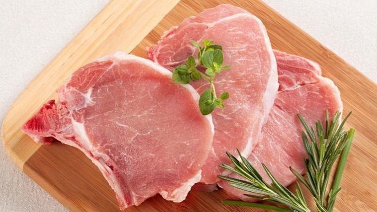 Giá thịt heo hôm nay 8/1 Công ty thực phẩm bán lẻ tăng 5.000 đồng/kg thịt ba rọi 