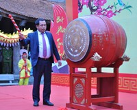 Khai bút đầu Xuân tại khu tưởng niệm nhà giáo Chu văn An 