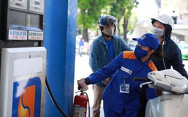 Bộ Công Thương chủ trì phối hợp với Bộ Tài chính điều hành giá bán xăng dầu 
