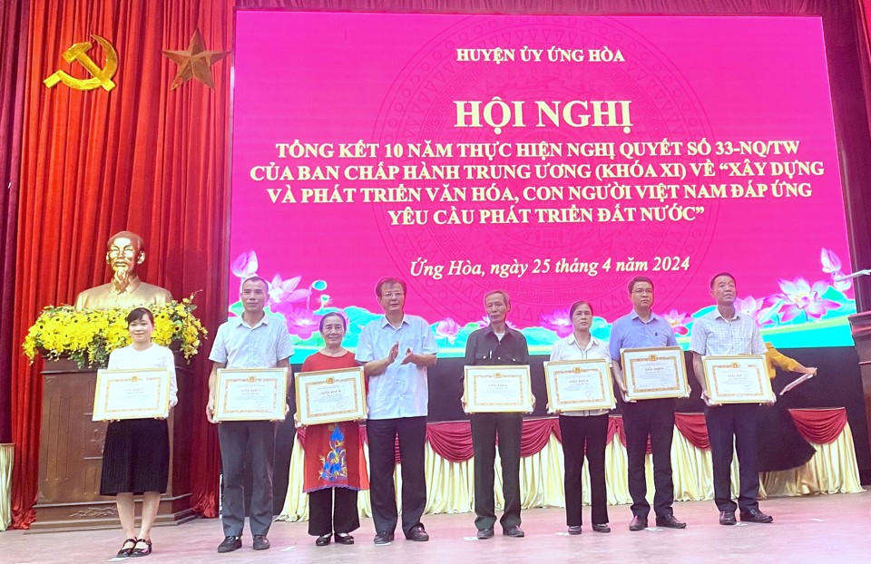 Ứng Hoà Tổng kết 10 năm thực hiện Nghị quyết số 33 của Ban Chấp hành Trung ương khóa XI 