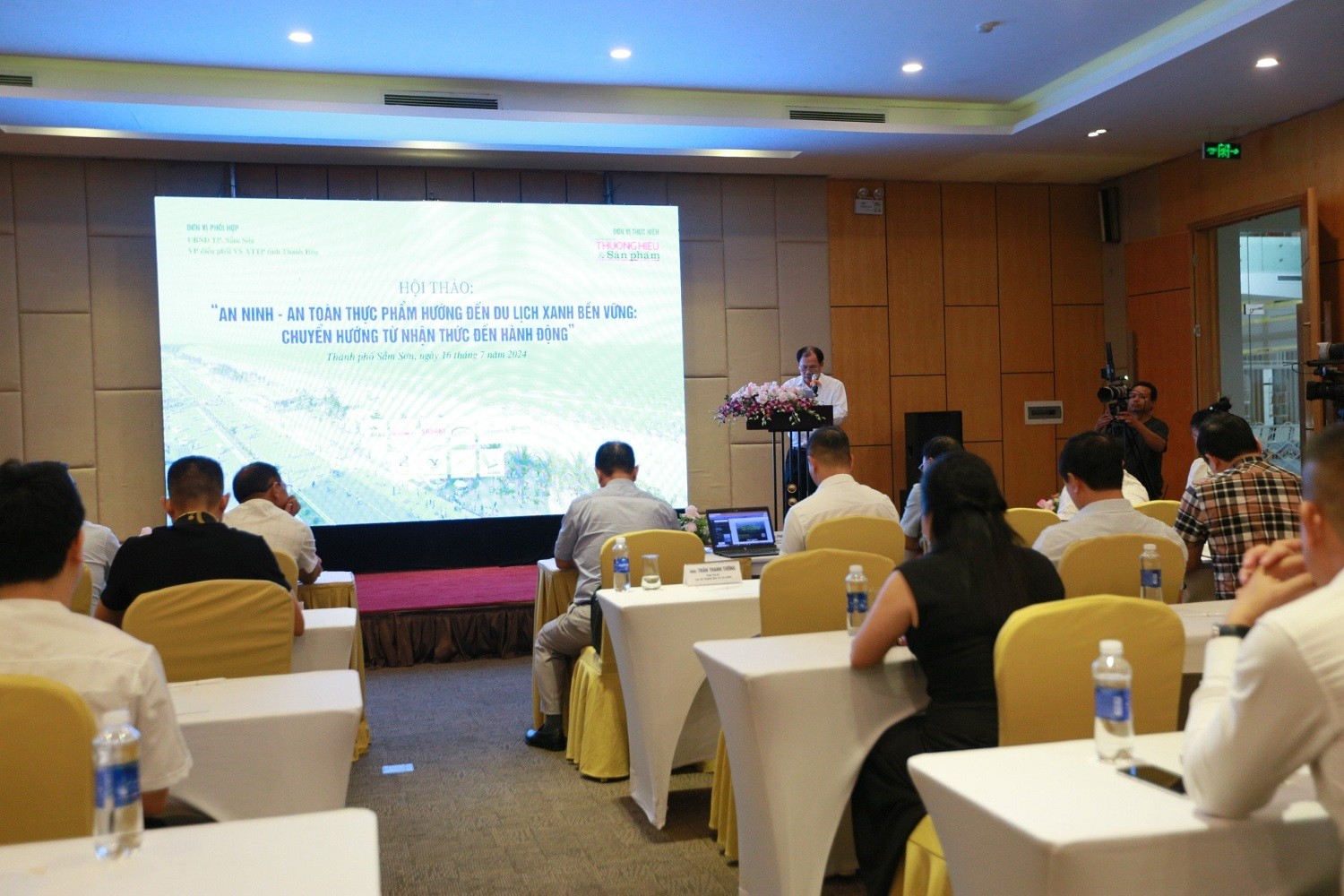 TRỰC TUYẾN Hội thảo: “An ninh – an toàn thực phẩm hướng đến du lịch xanh bền vững, chuyển hướng từ nhận thức đến hành động” TRỰC TUYẾN Hội thảo: “An ninh – an toàn thực phẩm hướng đến du lịch xanh bền vững, chuyển hướng từ nhận thức đến hành động”