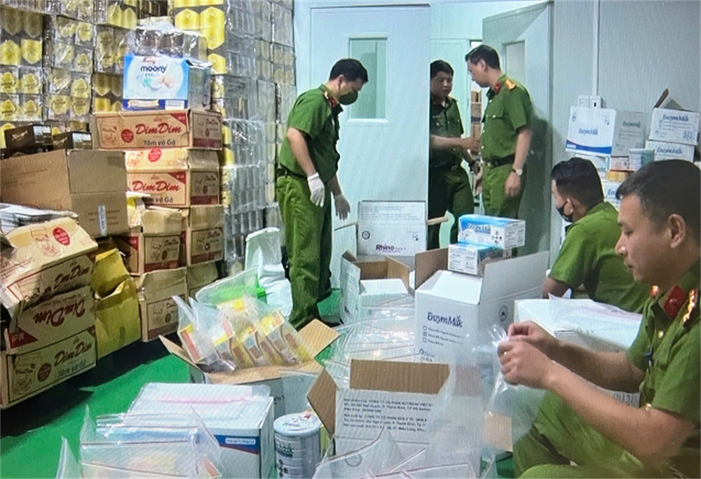 Bắt tạm giam Tổng giám đốc CTCP sữa Hà Lan vì sản xuất hàng giả 