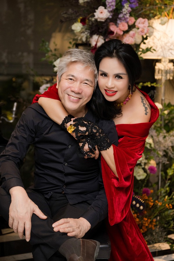 Bức ảnh hé lộ mối quan hệ giữa NSND Thanh Lam và người tình của chồng cũ