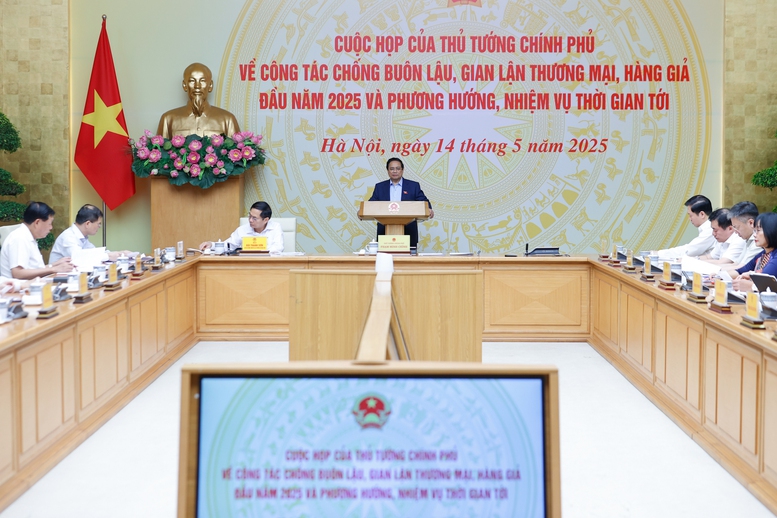 Nhìn thấy gì từ chỉ đạo quyết liệt của Thủ tướng về chống buôn lậu gian lận <a style='color:#222' onclick='ga('send', 'event', 'trendings desktop', 'click','thương mại',1.00, {'nonInteraction': 1});' href='/thuong-truong/thuong-mai.html'>thương mại</a> hàng giả 