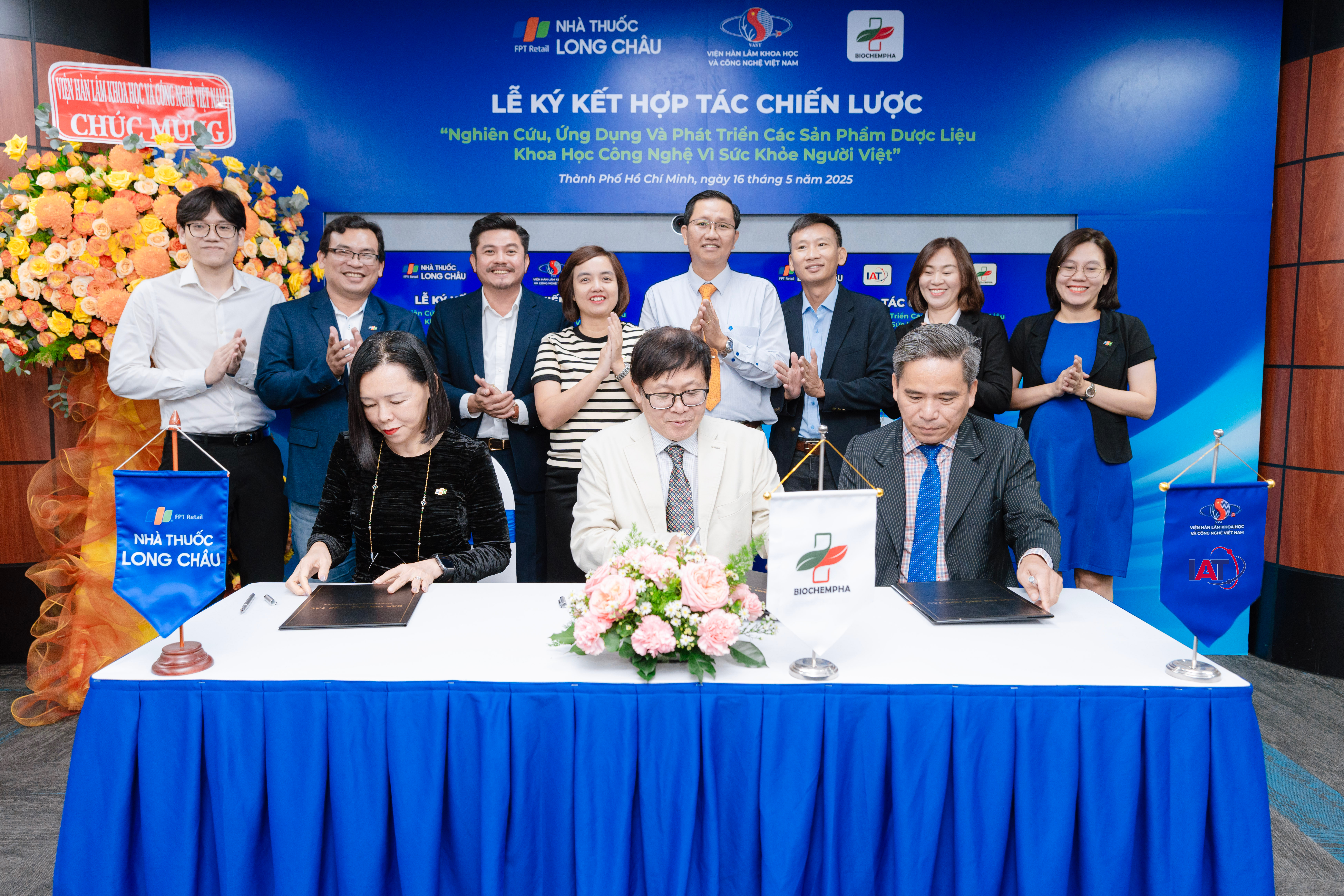 Long Châu Cùng Viện Công Nghệ Tiên Tiến - Viện Hàn Lâm Khoa Học và Công Nghệ ứng dụng dược liệu công nghệ cao vào thực tiễn 