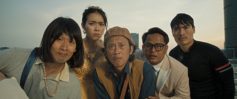 NSƯT Hoài Linh hoảng loạn vì hồn ma trong phim mới