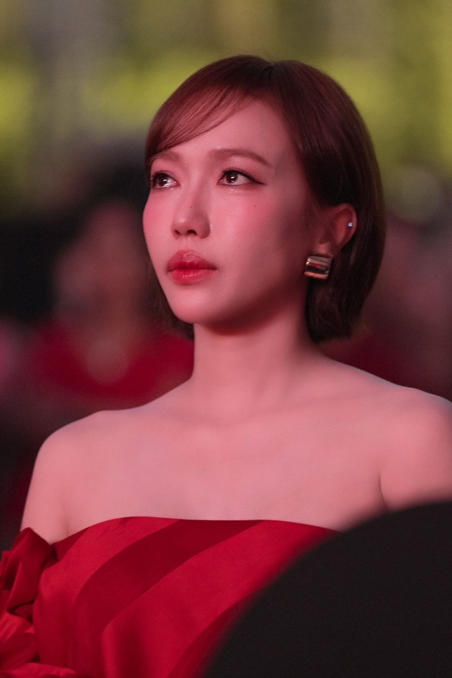 Dàn em xinh chị đẹp không kìm được nước mắt khi nghe Mỹ Tâm hát