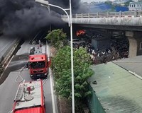 Cháy bãi xe dưới gầm cầu Vĩnh Tuy Lỗ hổng an toàn và bài toán quản lý đô thị 