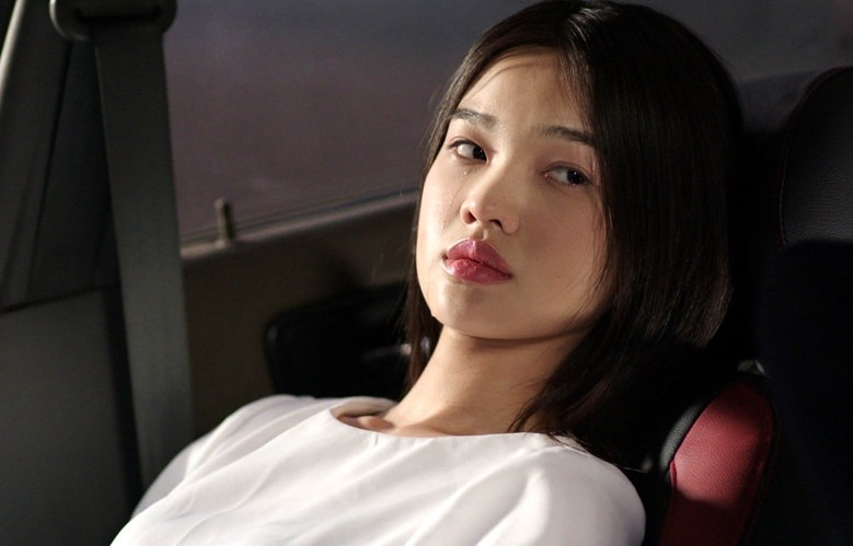 Nhan sắc xinh đẹp của ma nữ mới tham gia màn ảnh Việt