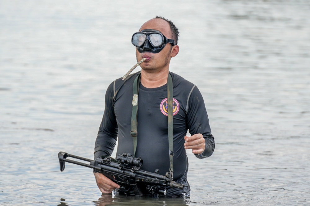 Tiến Luật bị đánh vỏ chai vào đầu Đau thì ít mà… quê thì nhiều