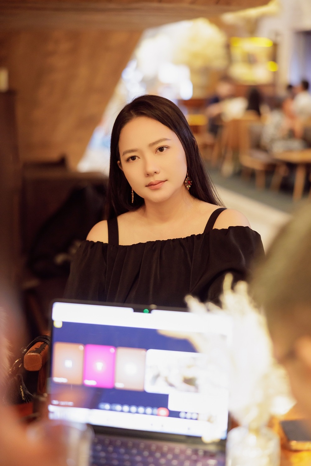 Phan Như Thảo Chồng ghen với công việc chứ không ghen với người