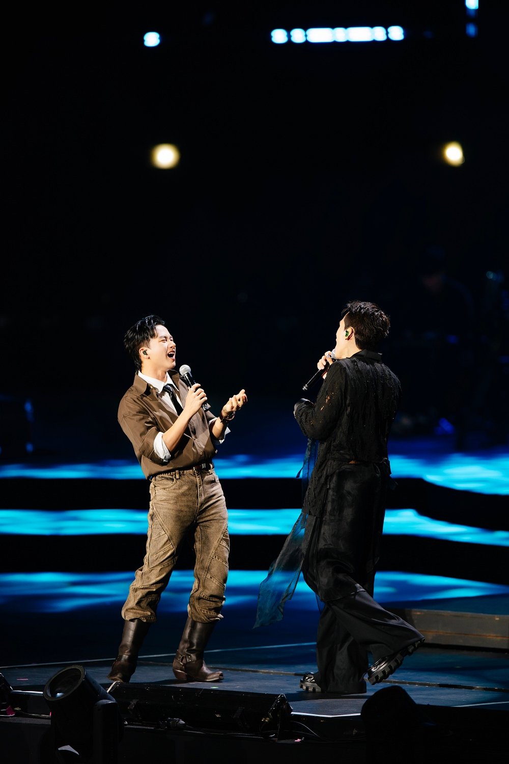 Concert Quốc Thiên chính chủ ủng hộ từ thiện 200 triệu đồng khách mời khuấy đảo sân khấu