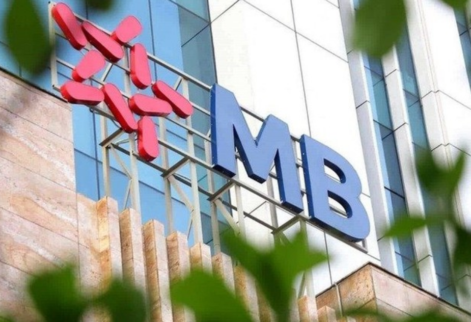 MBBank (MBB) dự chi 1.200 tỷ đồng mua lại trái phiếu, người nhà lãnh đạo đăng ký mua cổ phiếu
