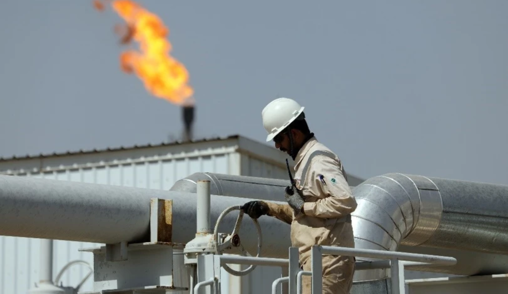 Giá xăng dầu ngày 29/3: Dầu thế giới áp sát mốc 115 USD/thùng