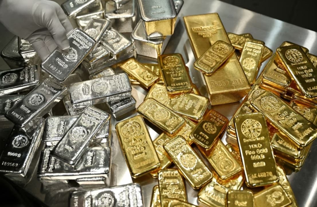 Giá kim loại hôm nay 19/4: Vàng, bạc đồng loạt tăng, thép khởi sắc cuối tuần