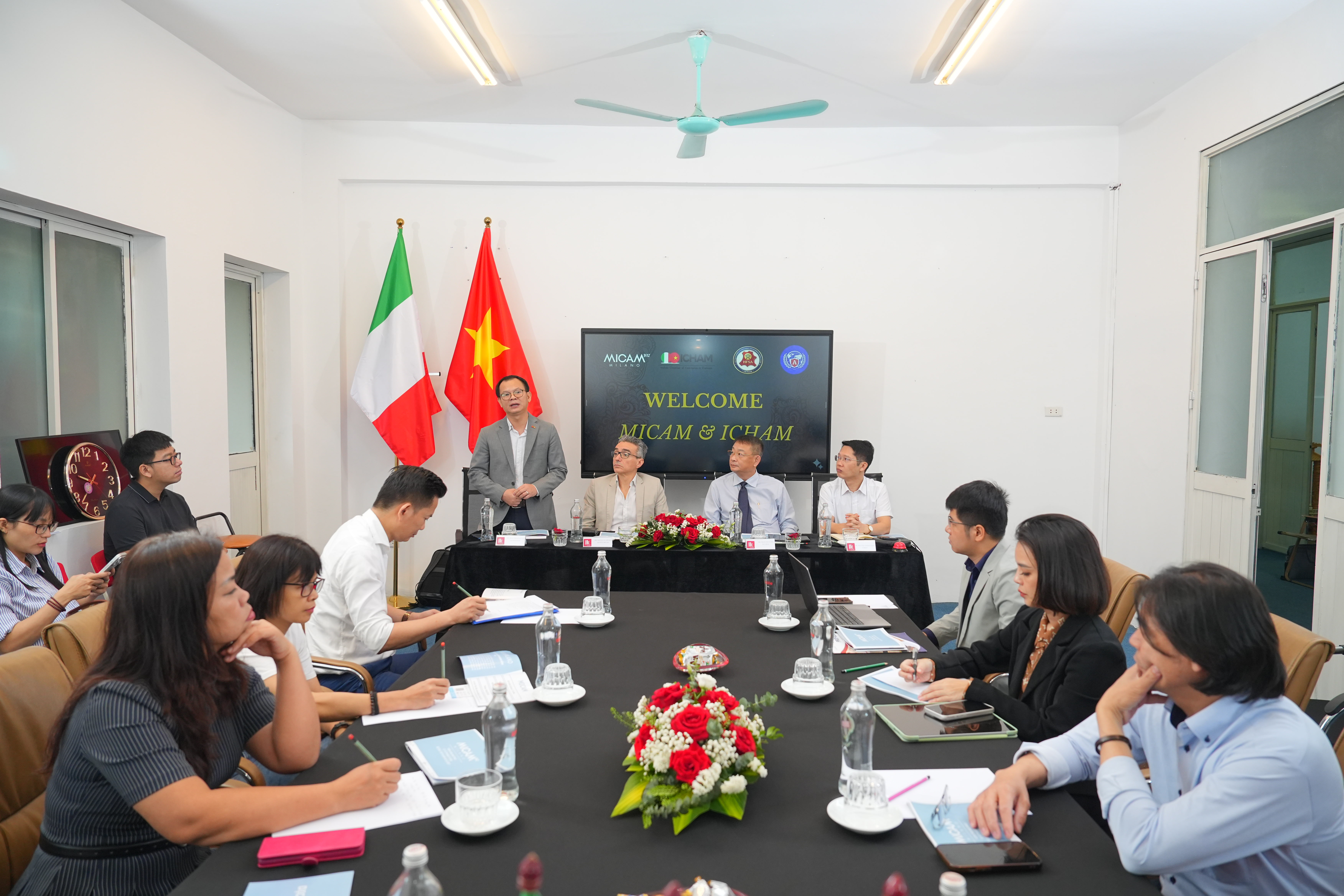 Thúc đẩy cơ hội đưa ngành thời trang - da giày Việt Nam ra thế giới