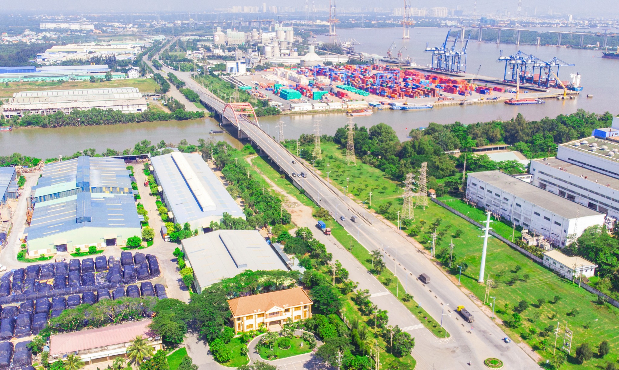 Xây dựng tương lai sản xuất bền vững từ nền tảng hạ tầng xanh