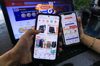 Sàn thương mại điện tử không thể từ chối trách nhiệm khi người dùng mua phải hàng dởm