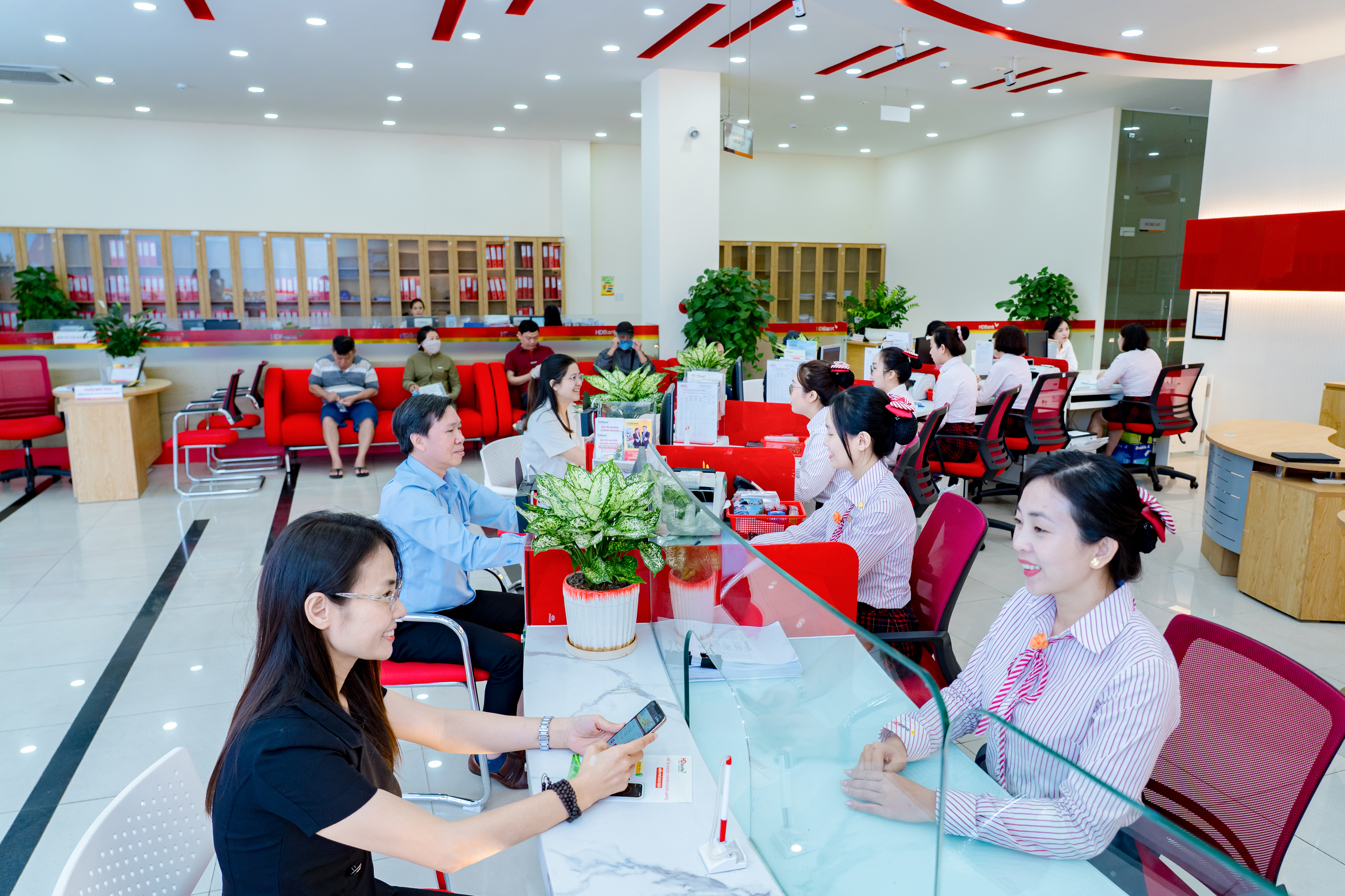 HDBank tung gói tín dụng “SME Linh hoạt”: Cho vay đến 100% tài sản bảo đảm, kích hoạt gói ưu đãi lãi suất, với quy mô 30.000 tỷ đồng