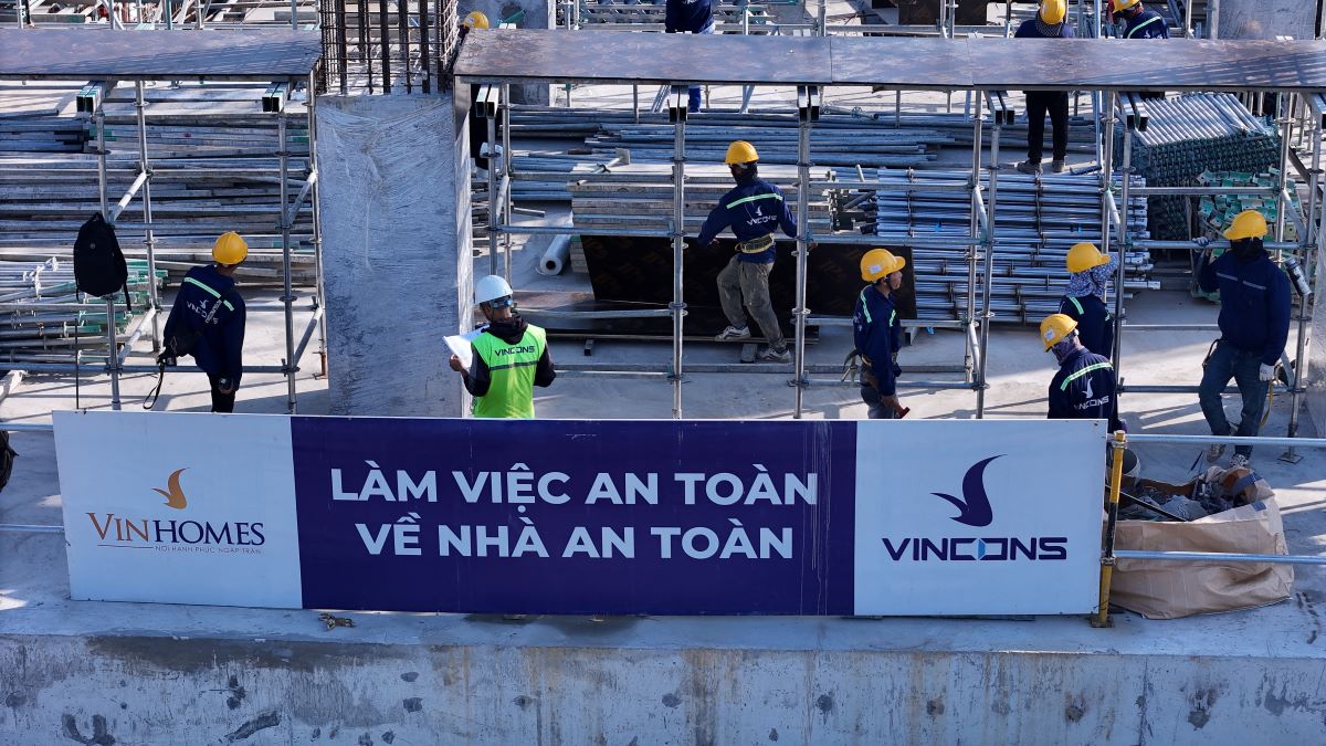 Không khí chưa từng có tại công trường KĐT Thể thao Quốc tế Hà Nội: Người dân địa phương háo hức tìm cơ hội “đổi đời” 