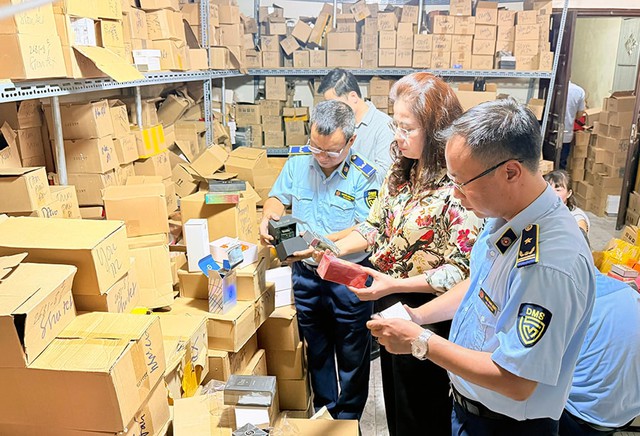 TP.HCM mở cao điểm chống hàng giả, siết mạnh vi phạm sở hữu trí tuệ trên môi trường số