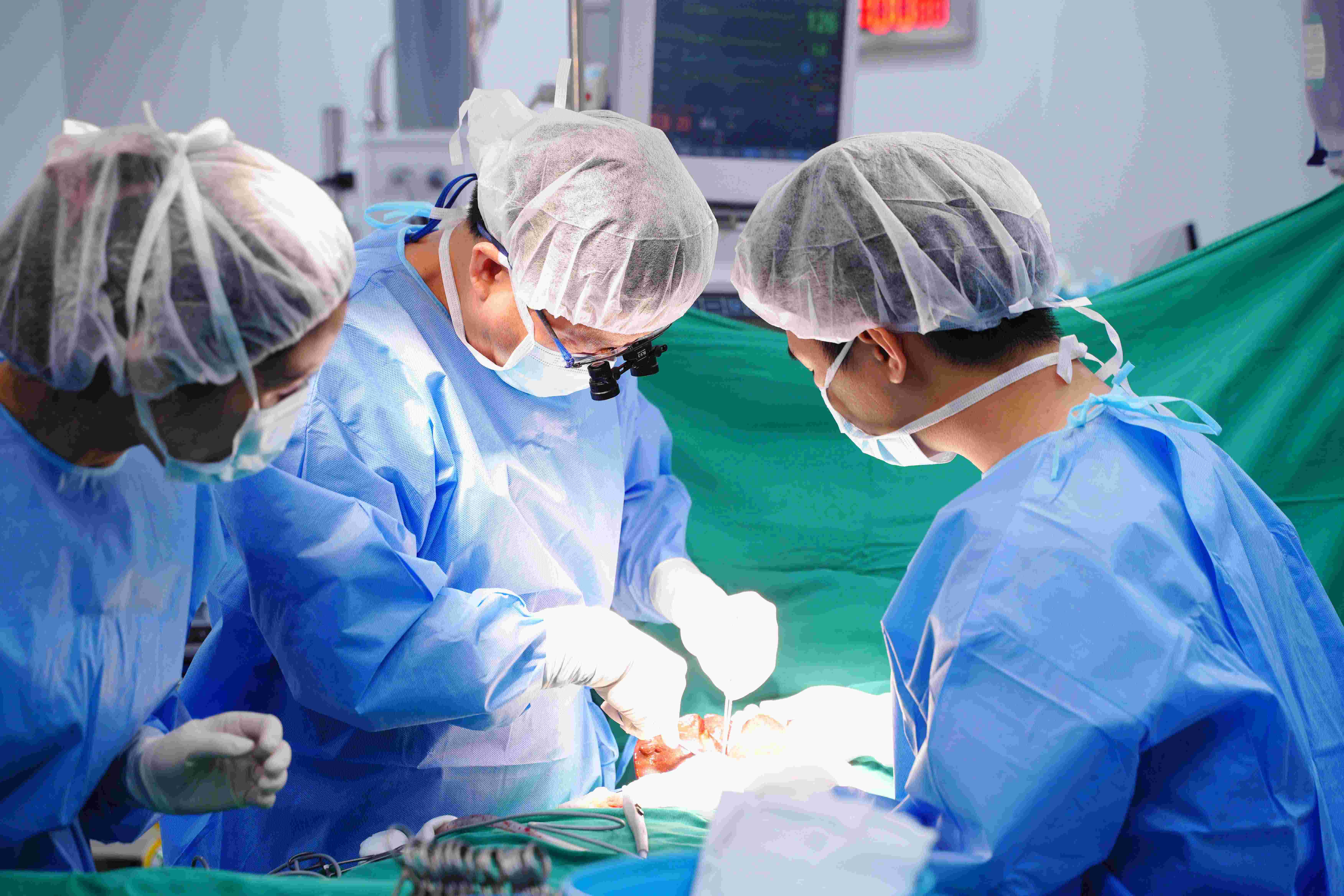 Vinmec phẫu thuật thành công, cứu sống bệnh nhi 48 ngày tuổi mắc teo đường mật bẩm sinh