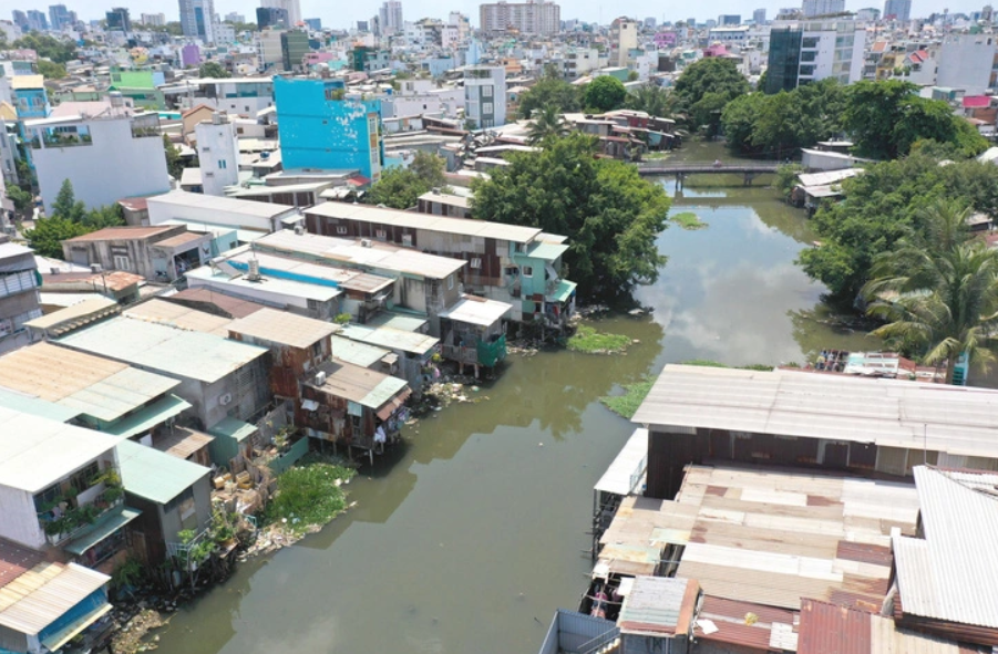 TP.HCM nâng mục tiêu di dời lên 40.000 căn nhà ven kênh rạch