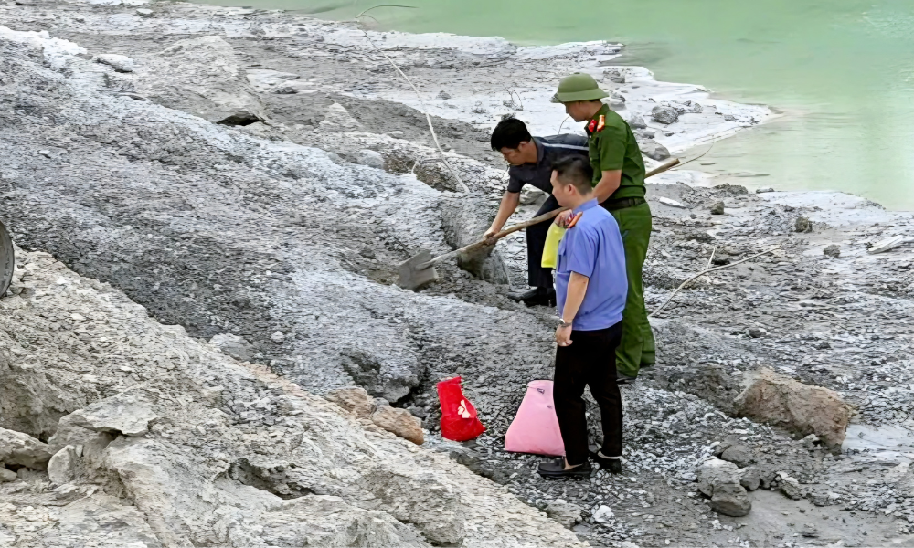 Bắc Ninh: Công ty Đại An đổ hơn 200 tấn chất thải bê tông trái phép