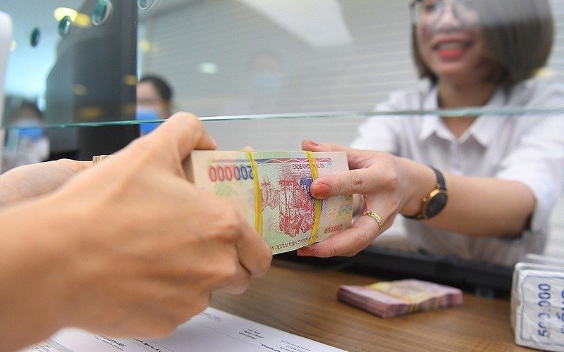 Tiền gửi dân cư lập kỷ lục, vì sao doanh nghiệp lại rút mạnh khỏi ngân hàng?