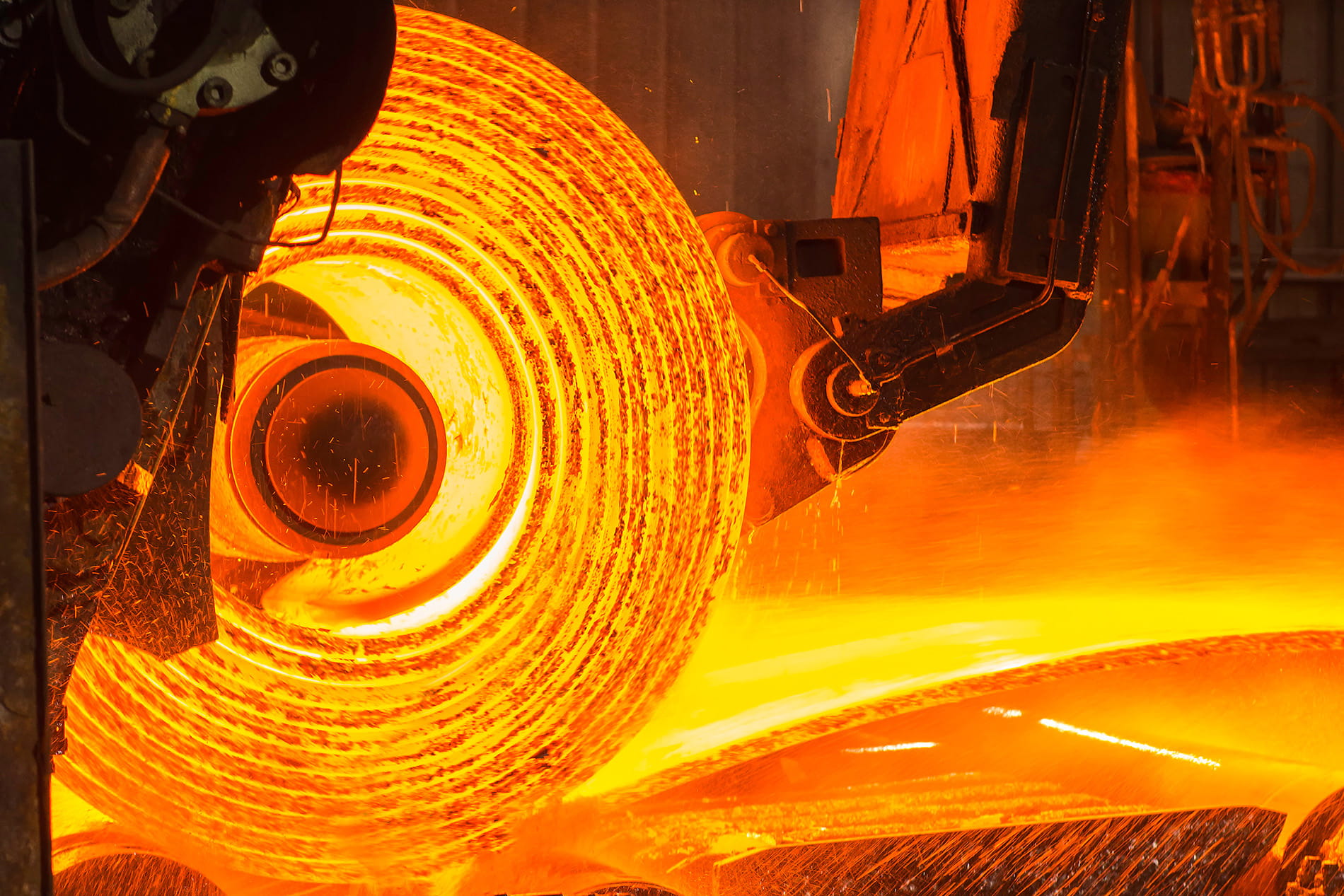Giá quặng sắt lao dốc, mất mốc 100 USD/tấn do áp lực cung vượt cầu