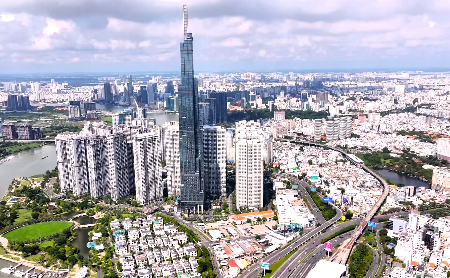 TP.HCM đặt mục tiêu trở thành trung tâm dịch vụ lớn của cả nước và khu vực