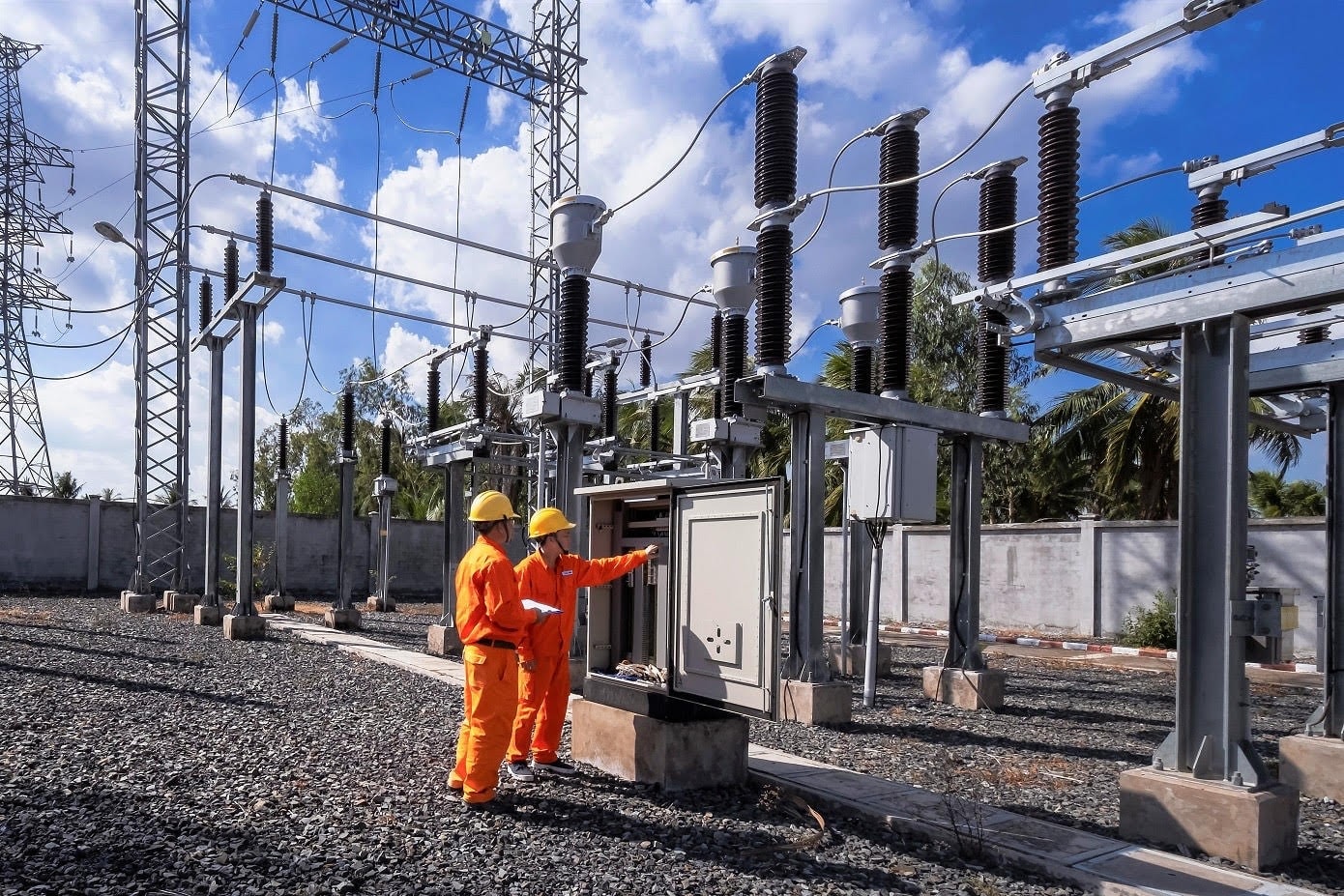 Tiêu thụ điện miền Bắc có thể lập đỉnh mới do nắng nóng kéo dài