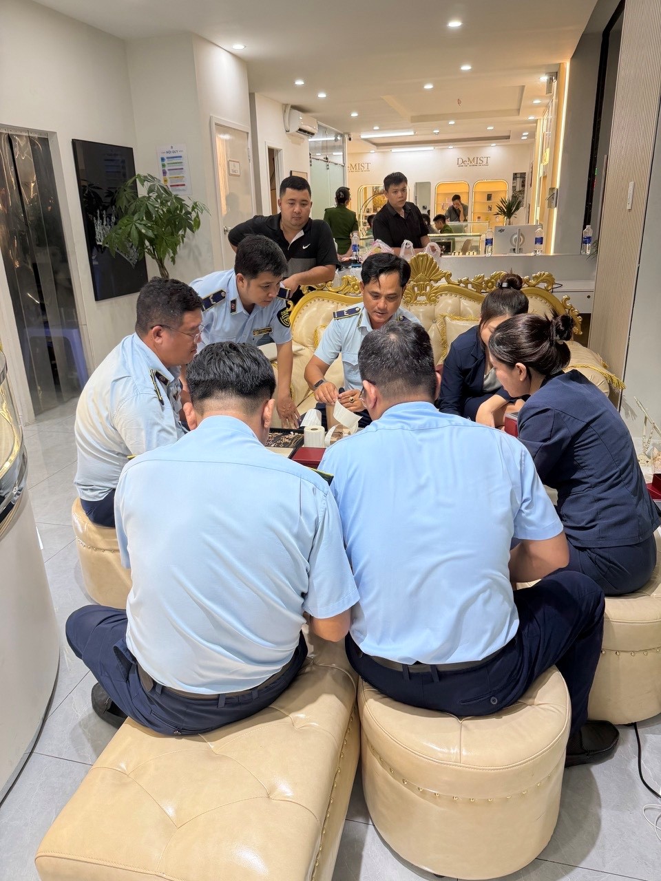 TP.HCM: Phát hiện trang sức có dấu hiệu giả mạo các nhãn hiệu trị giá hơn 1,3 tỷ đồng