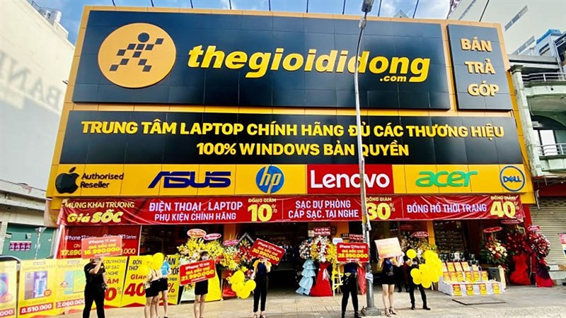 Cổ phiếu MWG lao dốc 27%, Điện Máy Xanh lại vượt công ty mẹ về vốn hóa sau IPO