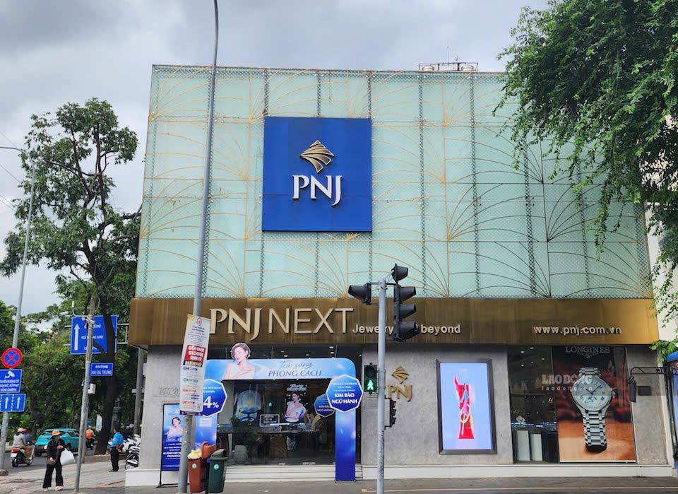Doanh thu tăng 12%, PNJ vẫn lỗ kỷ lục vì dự phòng 865 tỷ đồng mua lại kim cương, vàng