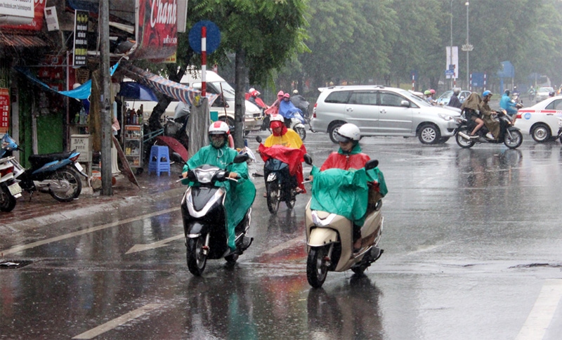 Thời tiết hôm nay 3/8: Bắc Bộ tiếp tục mưa dông diện rộng
