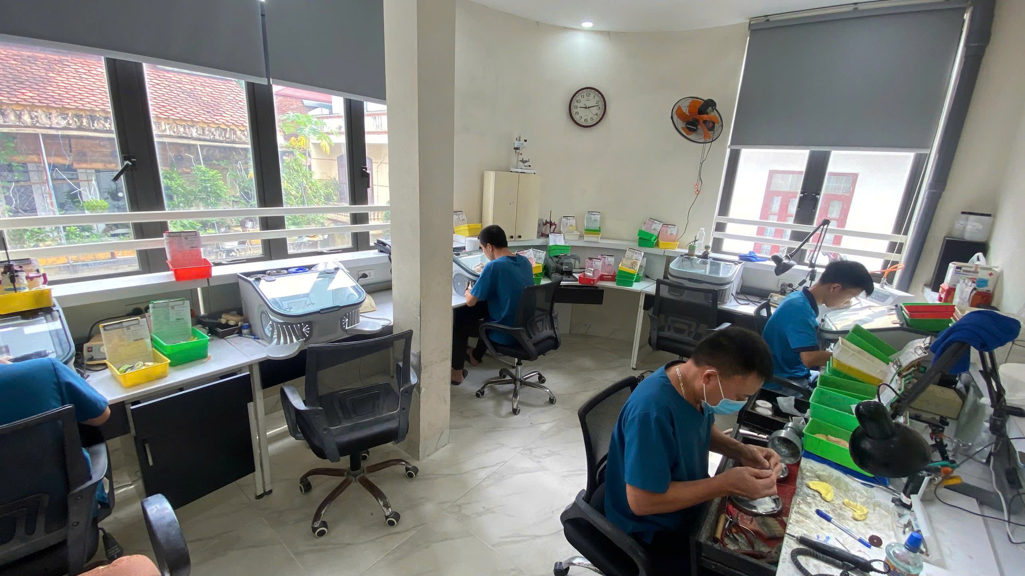 Danh sách 33 cơ sở sản xuất, kinh doanh răng giả vi phạm vừa bị Sở Y tế Hà Nội xử phạt