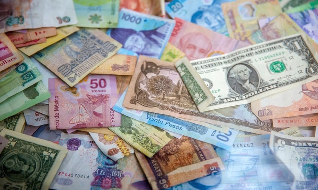 Tỷ giá ngoại tệ hôm nay 15/8: Đồng USD giảm trước dấu hiệu kinh tế Mỹ chậm lại