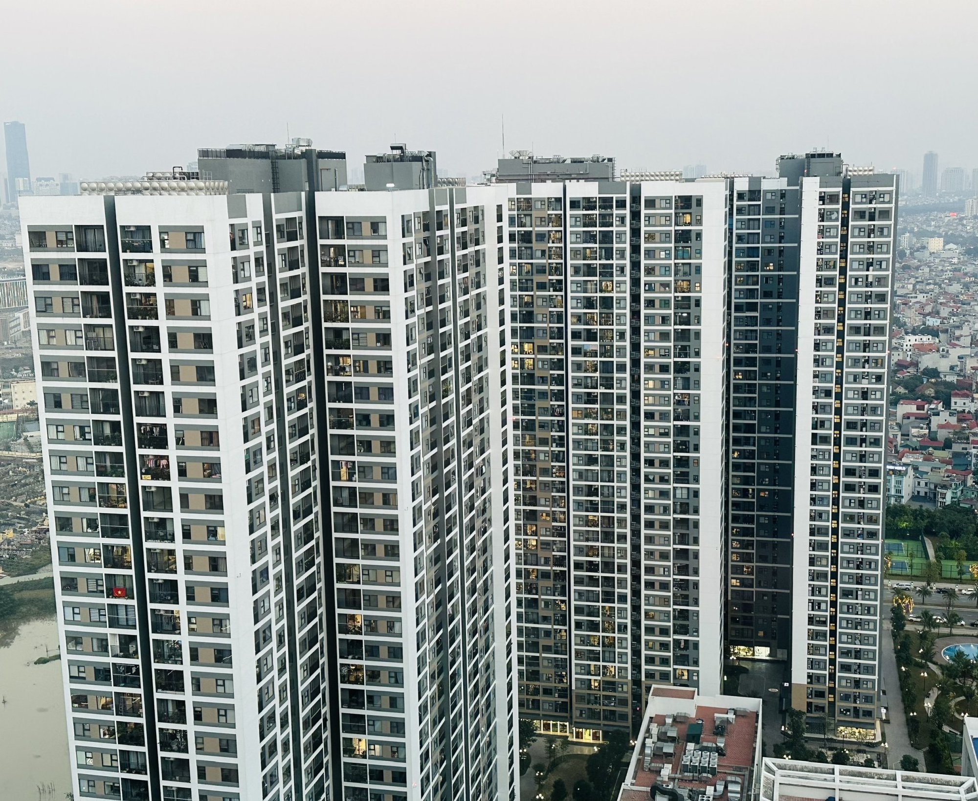 Giá chung cư hạ nhiệt, người mua từ sốt ruột chuyển sang chờ đợi