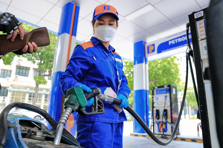 Giá xăng dầu trong nước đồng loạt tăng