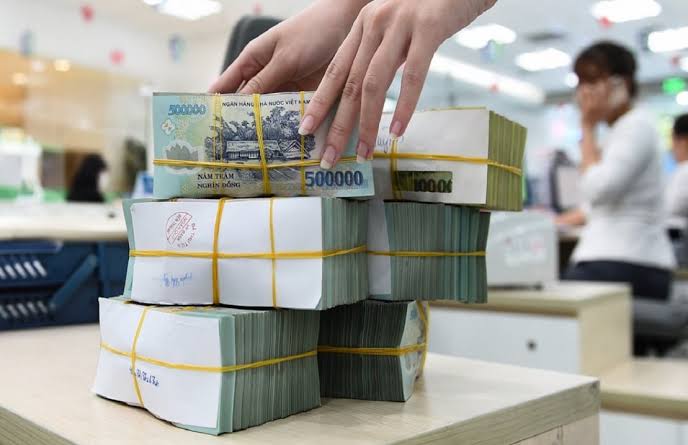 Ngân hàng tăng tốc với nguồn thu dịch vụ