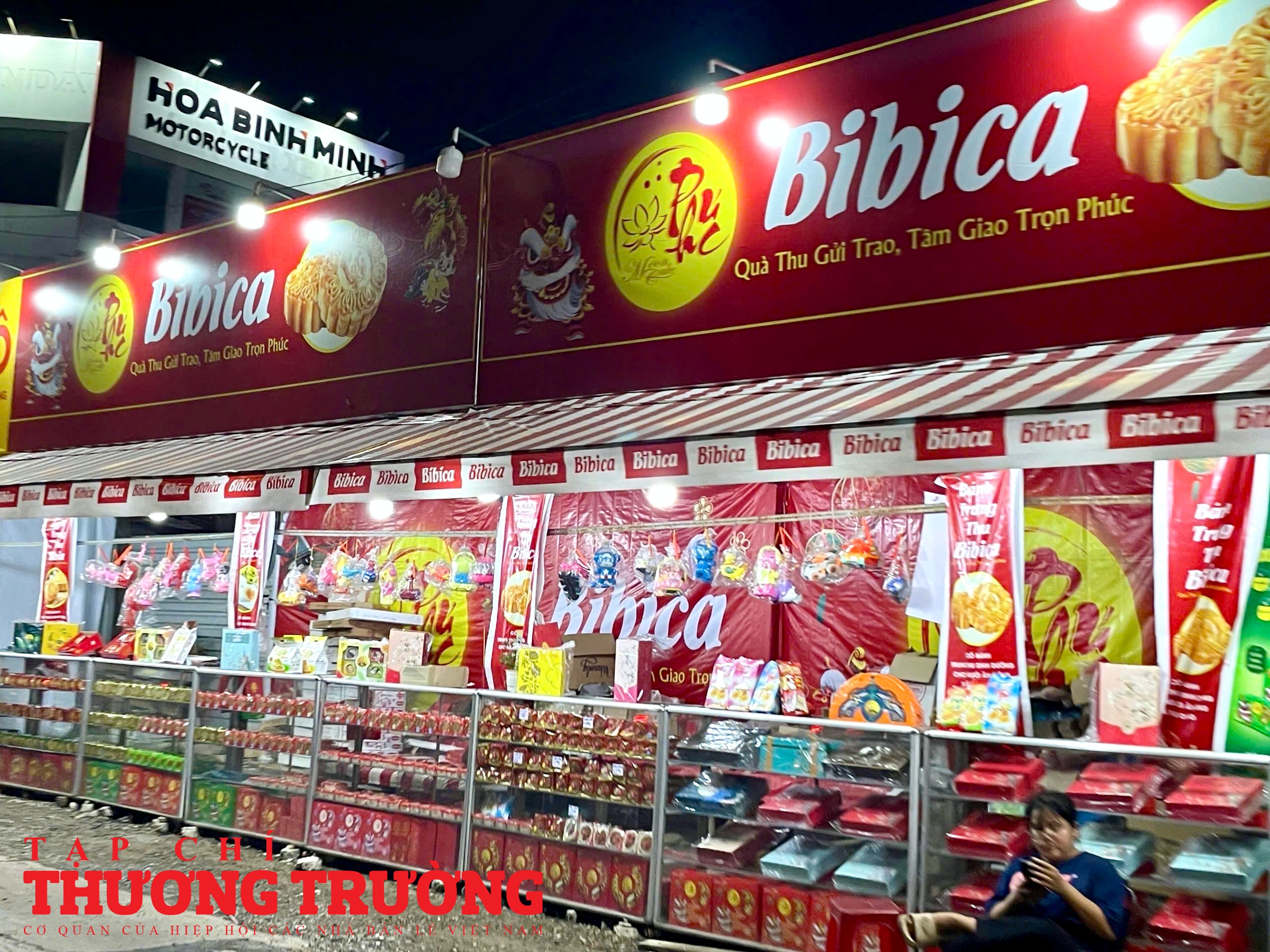 Thị trường bánh Trung thu tại TP Hồ Chí Minh: Người mua thận trọng, người bán tăng tốc