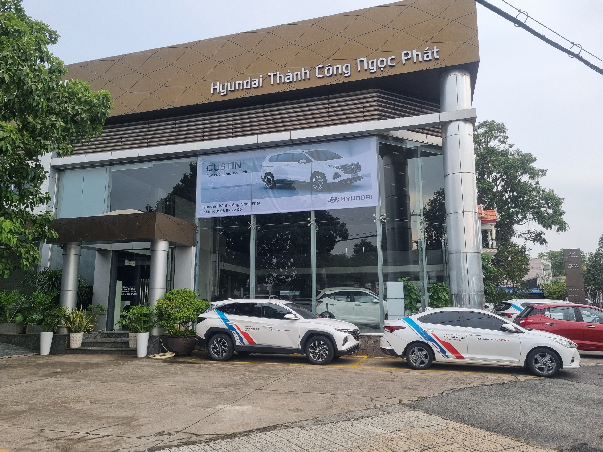 Cùng một chiếc Hyundai, mua ở Hà Nội hay TP.HCM rẻ hơn?