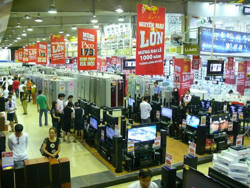 Dự phóng lợi nhuận quý III/2026 phân hóa, bán lẻ và dầu khí được kỳ vọng tăng tốc