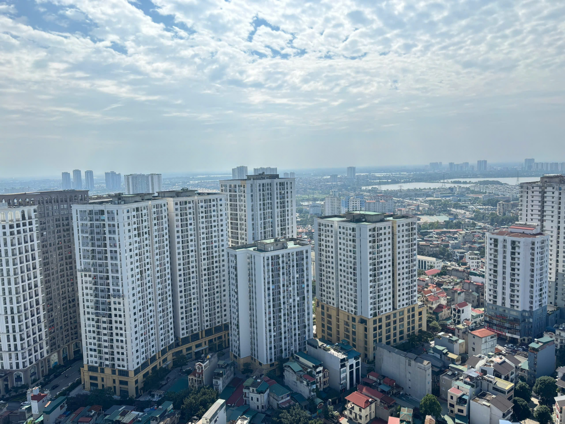 Bất động sản trước bước ngoặt 2027: Nguồn cung có thể bật tăng, áp lực tín dụng hiện hữu