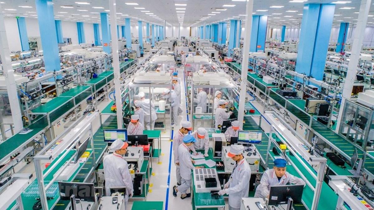 Công nghiệp và xuất khẩu tăng tốc, quý IV là phép thử sức bền tăng trưởng